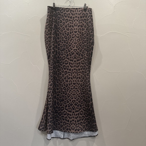 Dresses & Skirts - Cheetah Print Polyester Trumpet Flare Maxi Skirt Sz S